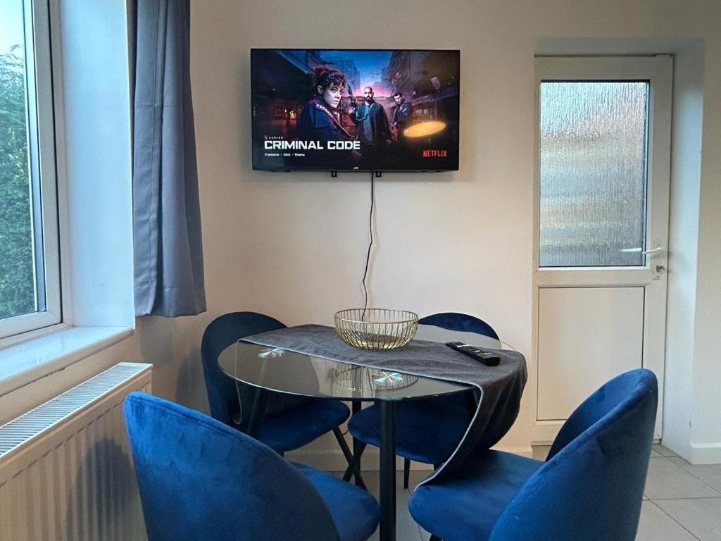 Charming 2-Bedroom Flat With A Garden And Free Parking At Abingdon 옥스퍼드 외부 사진
