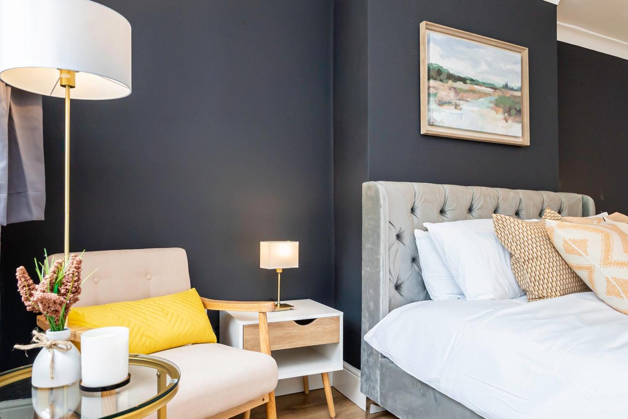 Charming 2-Bedroom Flat With A Garden And Free Parking At Abingdon 옥스퍼드 외부 사진